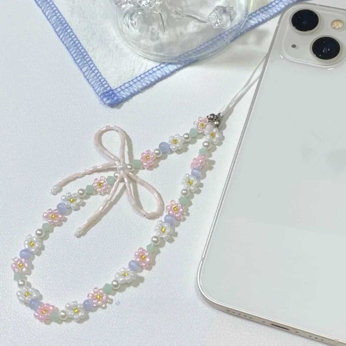 Simple Pink Bear Heart Strawberry Bowknot Flower Acrylic Imitation Pearl Beaded Phone Chain for Women Girls Sweet AccessoriesX241010