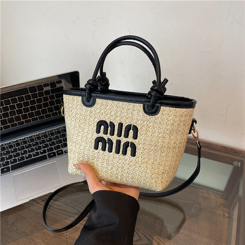 2024 new designer beach grass woven women's embroidered thread fashion cross bag, female niche design shoulder bag