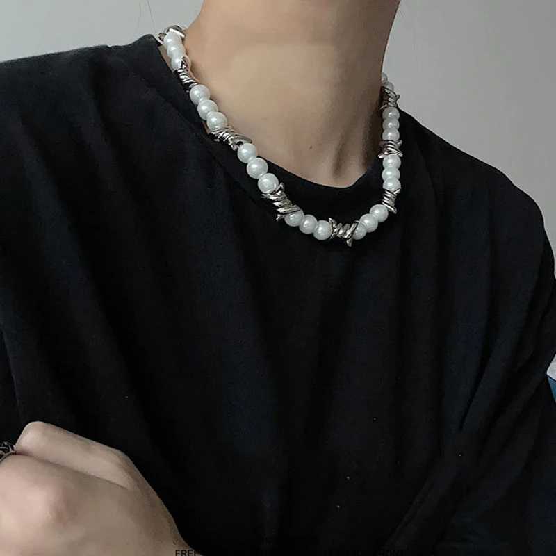 Fashion Thorns Chain Imitation Pearl Beads Necklace Men Jewelry 2023 Personality Trend Street Hip-Hop Necklaces Jewelri Man PunkX241009