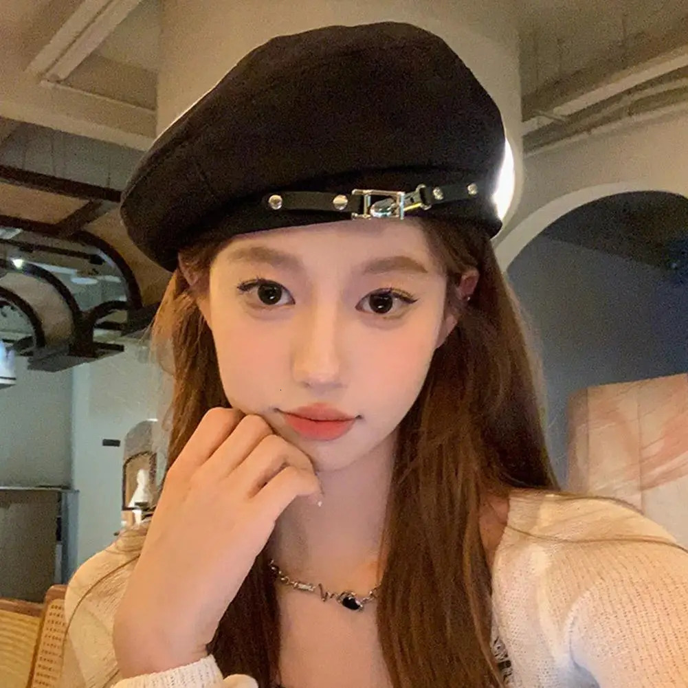 Metal buckle beret British retro casual womens metal leather buckle autumn winter octagonal beret painted hat autumn hat 241007
