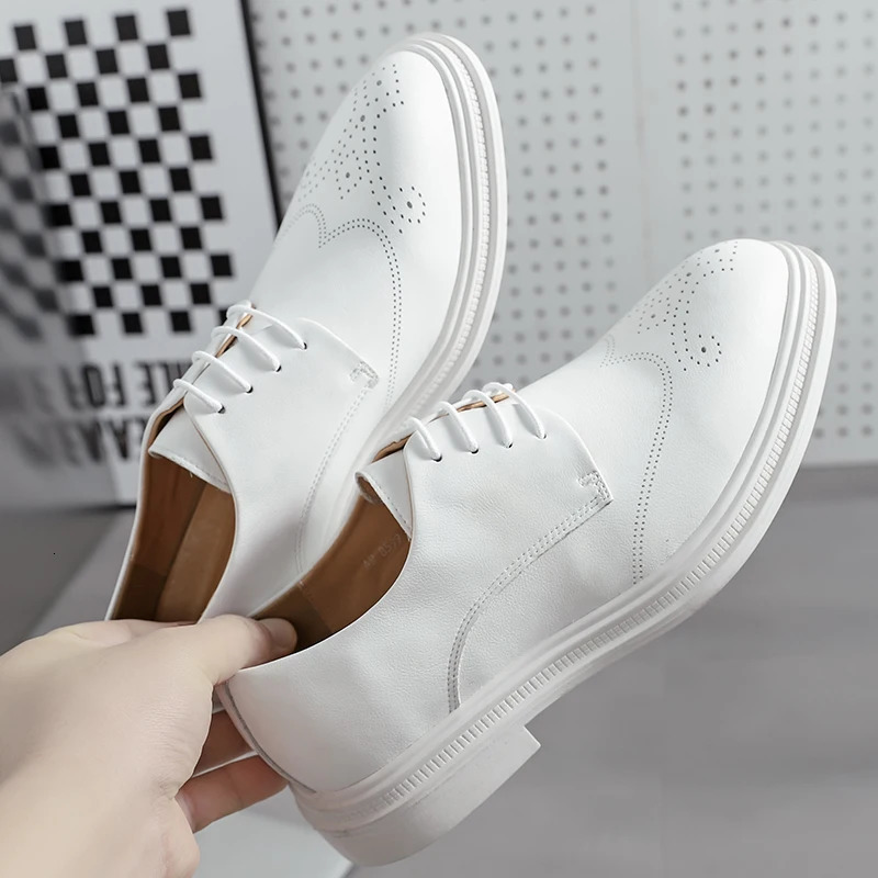 British Style Leather Wedding Brogue Dress Business White Formal Party Loafers Casual Shoes for Men Sneakers 240927
