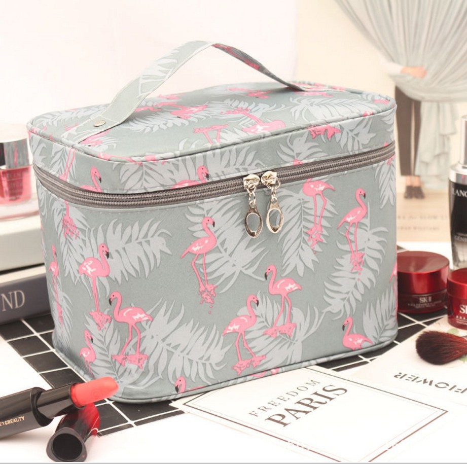 tote bag Elegant Makeup Bag with Carrying Handle Compact Beauty Pouch for Travel Essentials