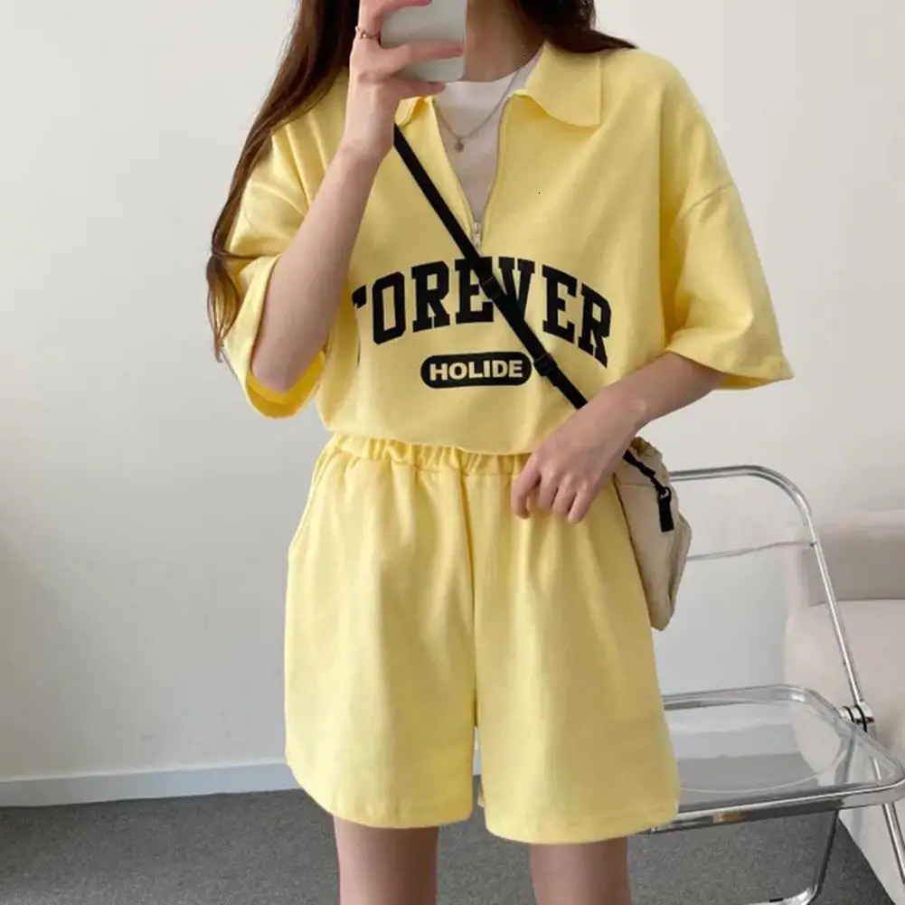 Fashionable womens summer track and field clothing with loose fitting letter printing zipper pockets fashionable 241007