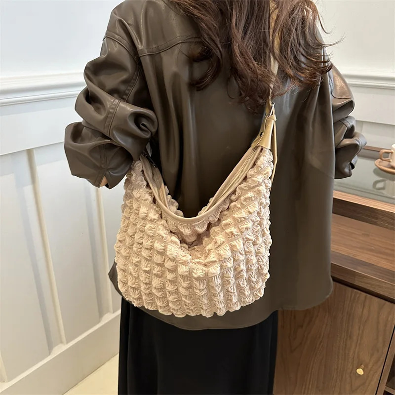 Summer Simple Small Bag Womens Simple Temperment Underarm Bag Womens Fashion Shoulder Messenger Bag 241008