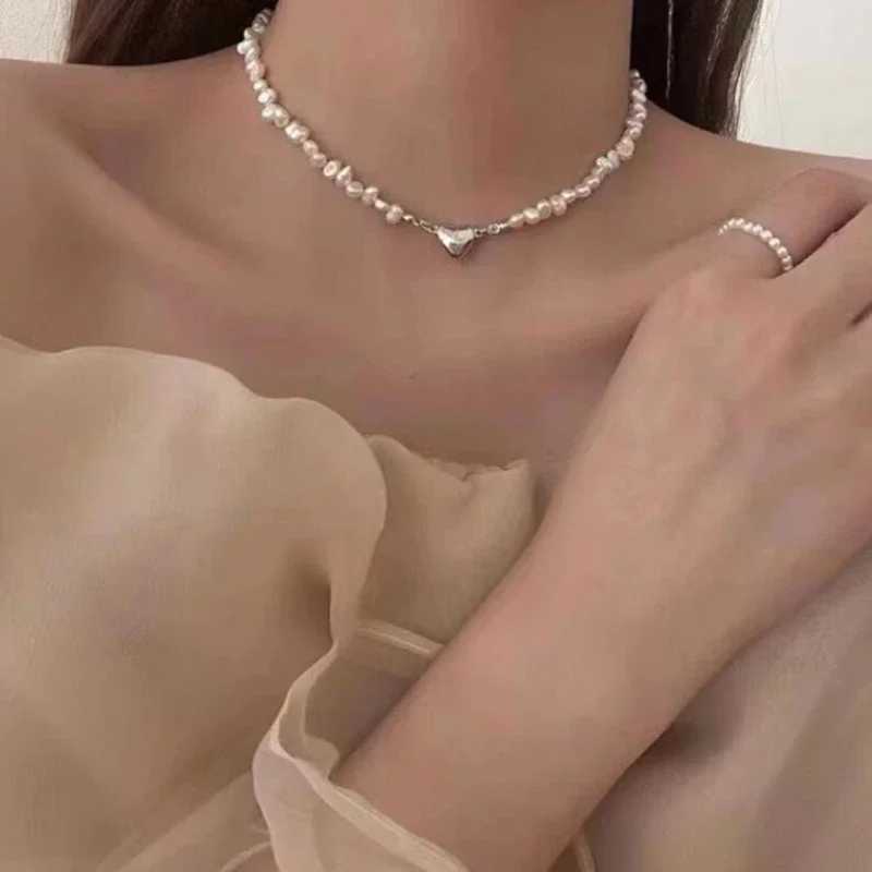 2023 New Korea Trendy Baroque Imitation Pearl Beaded Heart Pendant Necklace for Women Temperament Choker Chain Jewelry WholesaleX241009