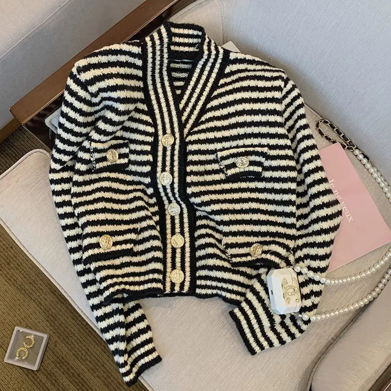 Retro Port Flavor Striped Color Knit Cardigan Female Small Fragrant Wind Coat V Collar Sweater Loose Lazy Long Sleeves 241007