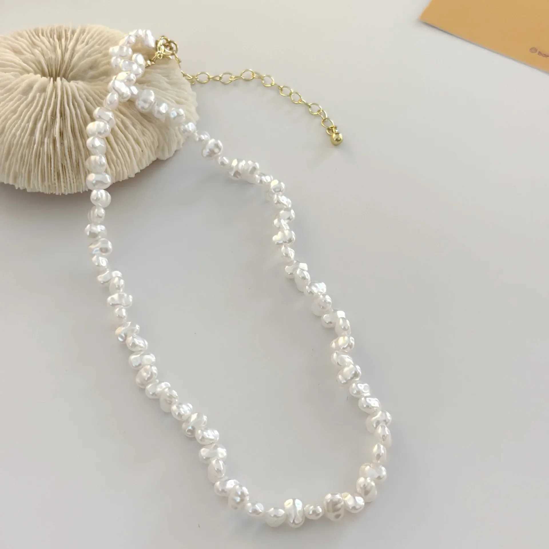 New Baroque Pearl Necklace for Women Simple Fashion Collarbone Chain White Choker Necklaces Designer Wedding Jewelry WholesaleX241009