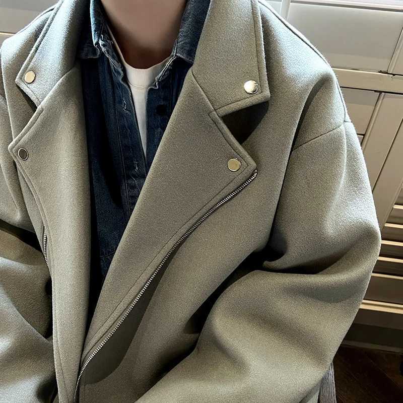 Winter Thickened Short Woolen Coat Men Warm Casual Zipper Woolen Jacket Men Korean Loose Thick Woolen Coat Mens Jackets Coat LX241010