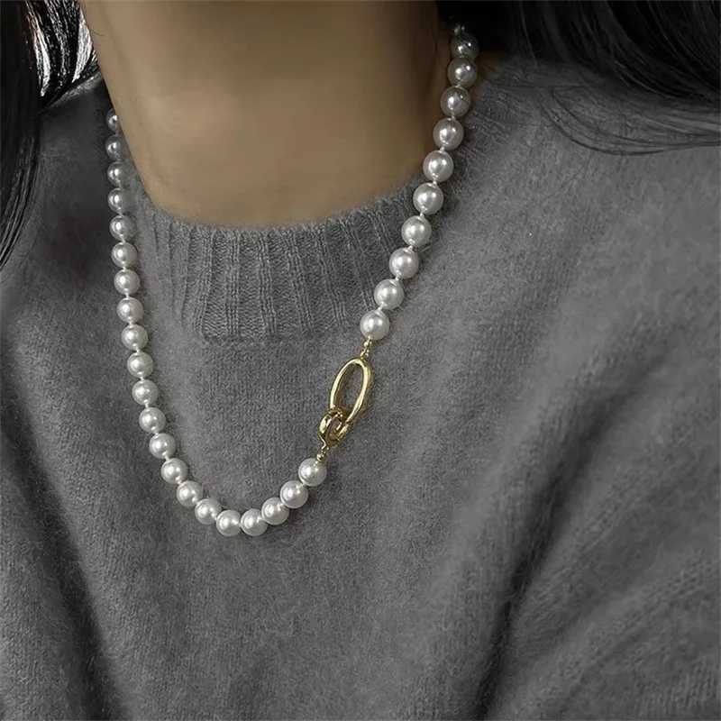 New Fashion Light White Pearl Sweater Chain Necklace Light Luxury All-match Elegant Necklace Simple Female JewelryX241009