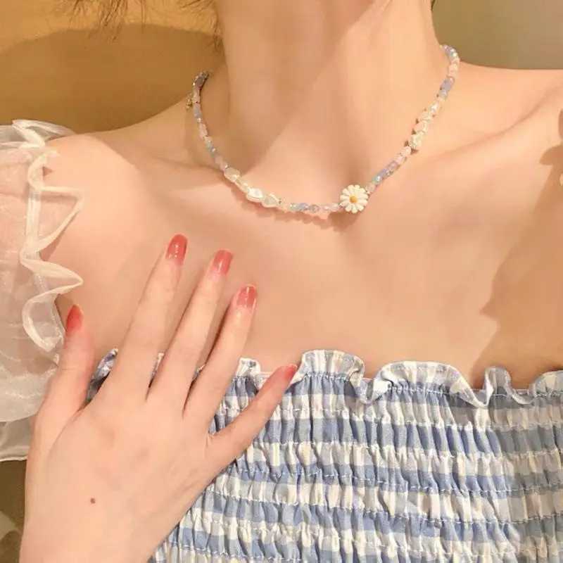 Baroque Simulated Pearls Cute Flowers Colorful Hand-Woven Beaded Short Clavicle Chain Choker Necklace for Women Girls JewelryX241009