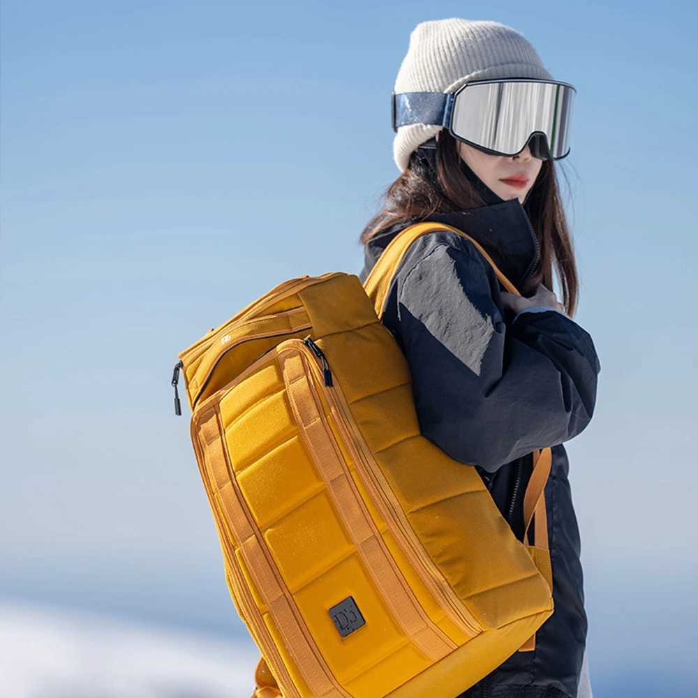 Mens double-layer skiing goggles womens double-layer anti fog UV400 sports skiing goggles snowboard goggles CL241010