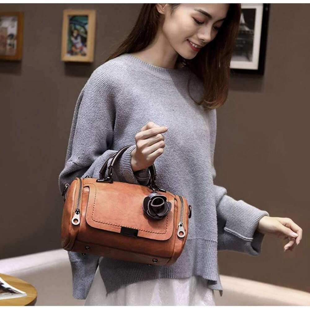 Pillow Bag Woman Portable Shoulder Handbags Dual-use Boston Barrel Crossbody Handbag (Red)