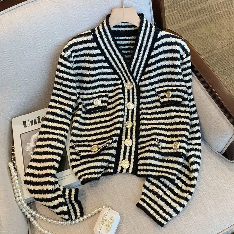 Retro Port Flavor Striped Color Knit Cardigan Female Small Fragrant Wind Coat V Collar Sweater Loose Lazy Long Sleeves 241007