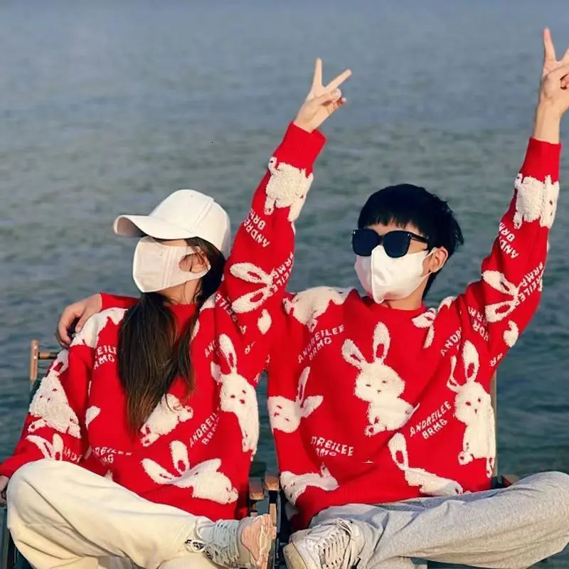 Retro loose red knitted sweater for men cartoon rabbit Shin Harajuku knitted latte winter jumping hip-hop couple excessive jumping 241007