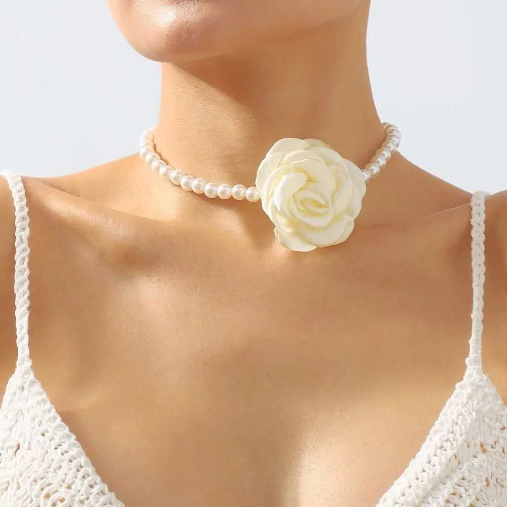 Imitation Pearl Bead Flower Choker Womens Necklace On The Neck White Floral Rose Chocker 2023 Jewelry Korean Y2K AccessoriesX241009