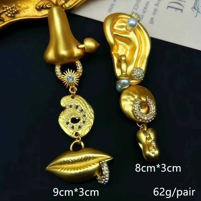 Dangle Chandelier Exaggerate Eye Lips Nose Brass Stud Earring for Gold Color Heavry Metal Women Jewelry 2024 New Europe and United States H241010