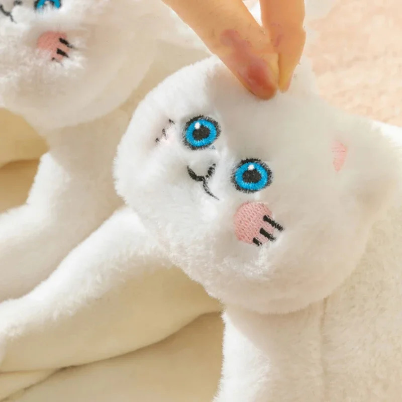 Winter womens slippers cat clips cute cartoon home cotton slippers winter soft soled thick warm couple plush shoes 241007