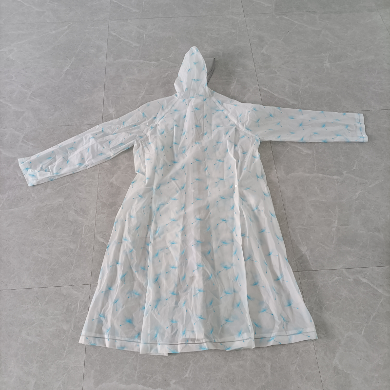 Adult raincoat design is comfortable and unconstrained