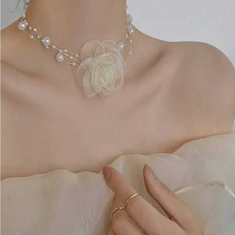 Exquisite Imitation Pearl Choker Necklace Fashionable Bow Tie Lace Up Velalvet Necklace Personality Simple Jewelry For WomanX241009