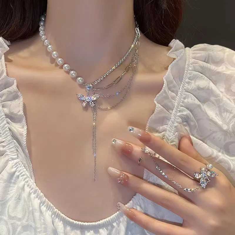 Korean Fashion Shiny Crystal Butterfly Necklace for women Multi-layer Pearl Clavicle Chain Necklace 2022 Trend Aesthetic JewelryXJ241227