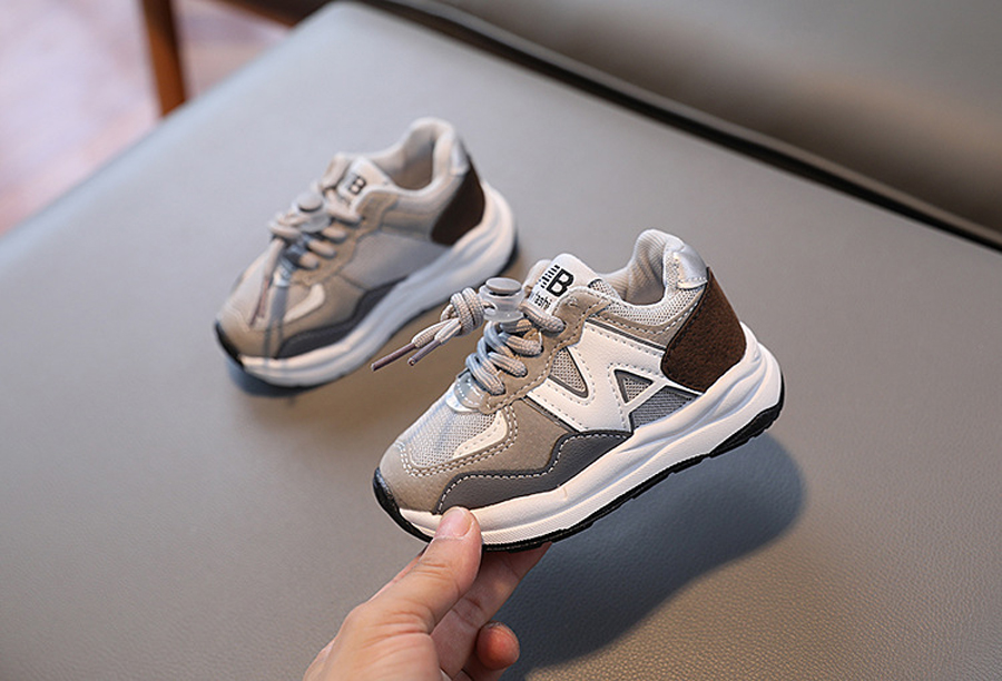 Kids Shoes for Boys Girls Basketball Sneakers New 2025 Fashion Sports Running Shoes Children Flat Casual Baby Toddler Outdoor Shoes 21-36 sizes