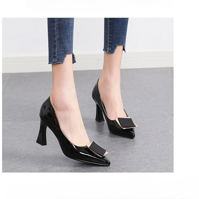 Short and chubby platform pump womens Pointed Toe single shoes spring and autumn high heels womens ankle buckle thick high heels 241007