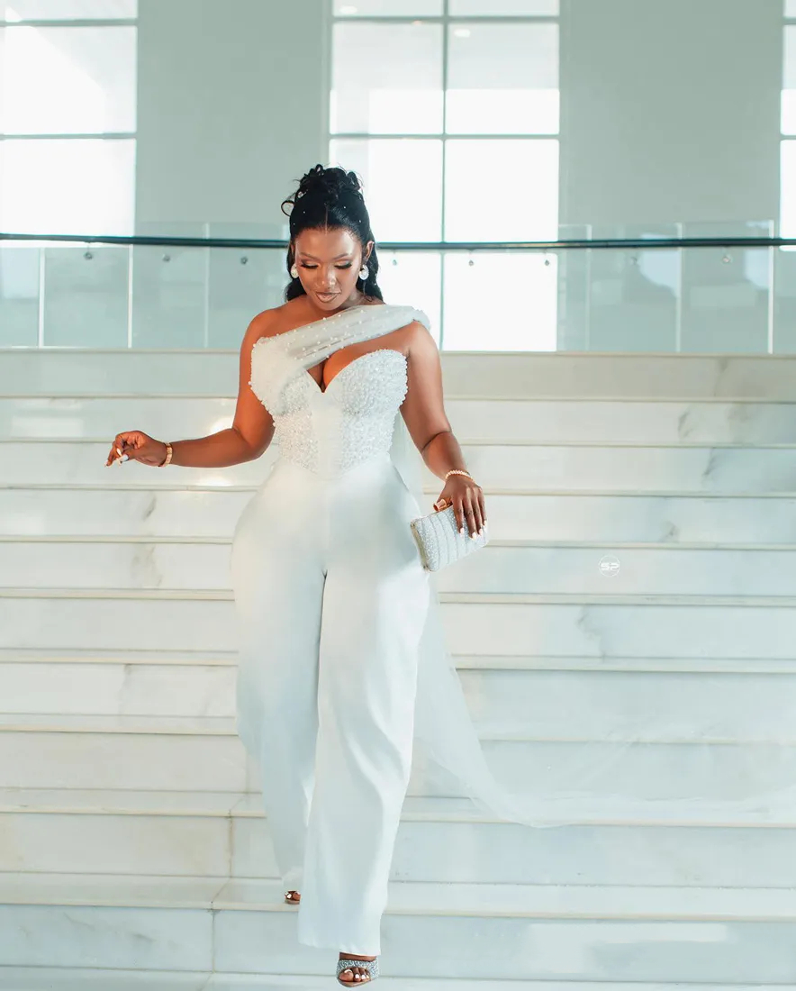 Modern One Shoulder Prom Jumpsuits Pearls Beaded Elegant Ivory Formal Party Gown Bride Reception Dress Lace-Up Open Back Sleeveless Evening Wear