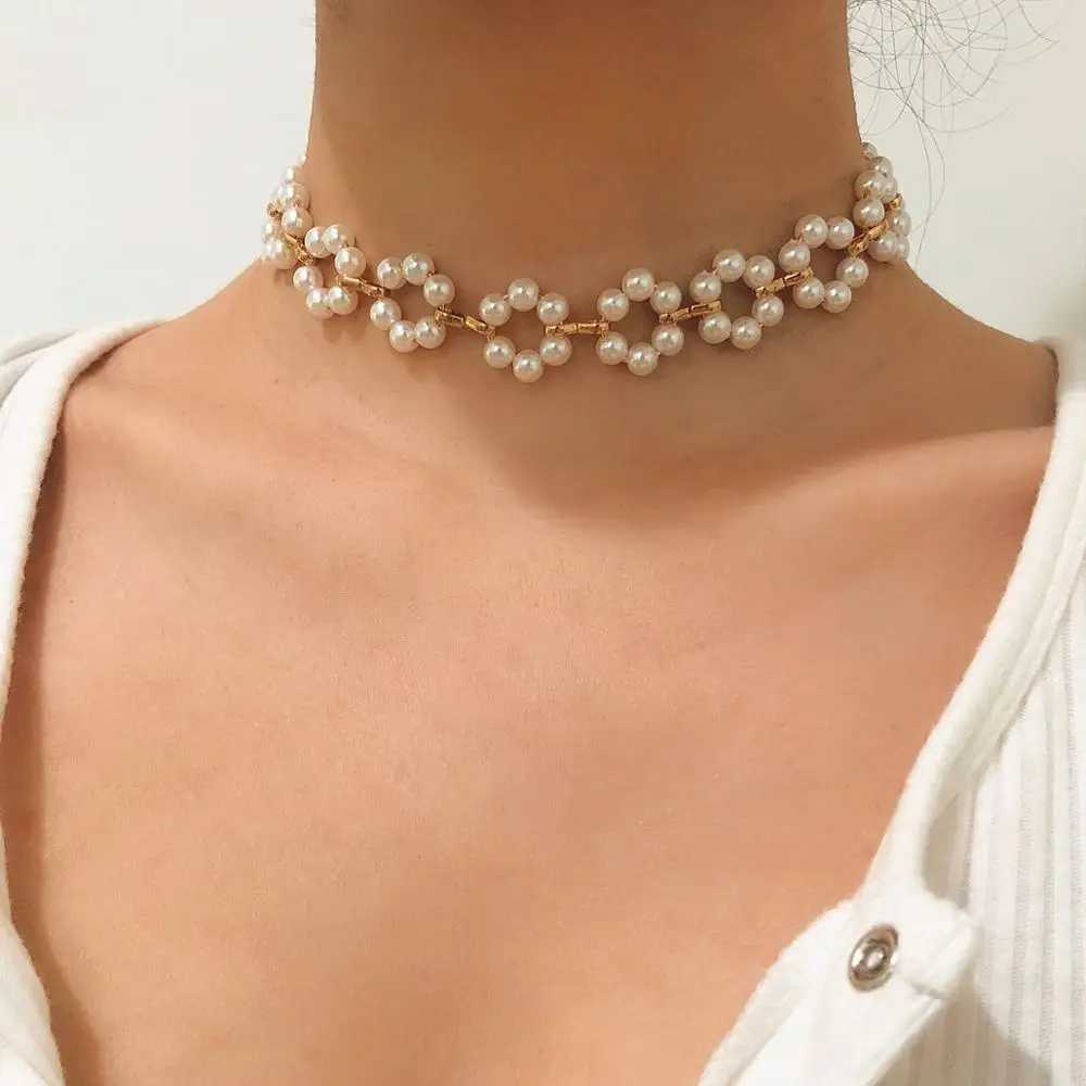 2020 Chic Fashion Cute Romantic Womens Simple Hollow Flower Simulation Pearl Retro Women Necklace Party Banquet Jewelry GftX241009