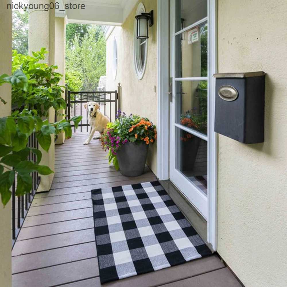Non-Slip Bath Mats 1pc Christmas Floor Mat Red and Black Checker Bath Mat Classic Entry Carpet Front Door Rug for Home Room Kitchen Party Holiday L240