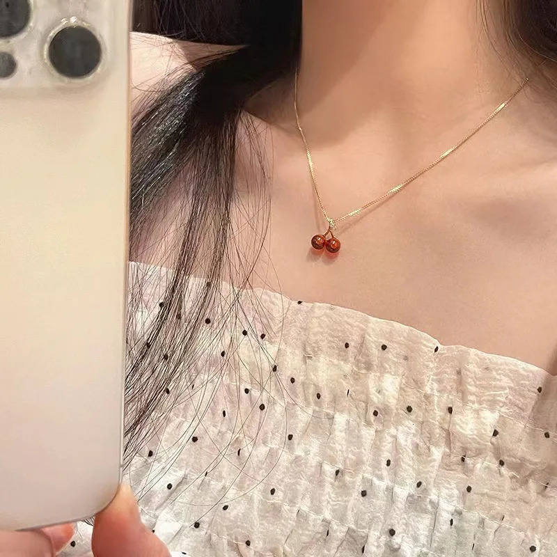 Kpop Summer Red Cherry Pendant Golden Smooth Chain Necklace for Women Y2K Korean Fashion Sweet Collarbone Choker Trendy 241009