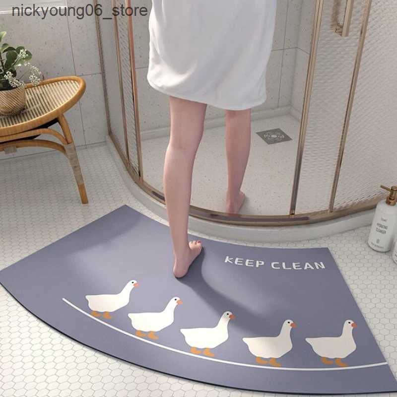 Non-Slip Bath Mats 40x75/45x100cm Curved Super Absorbent Bathroom Quick Drying Floor Mat Easy To Clean Door Mat Arc Non-slip Entrance Bath Carpet L240