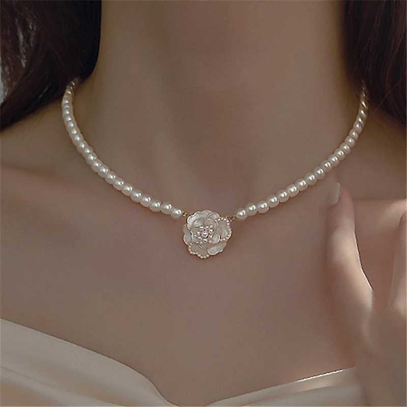 Elegant Fashion Rose Pearl Bead Necklace for Women Temperament Flower Versatile Clavicle Chain Necklace Womens Jewelry GiftX241009