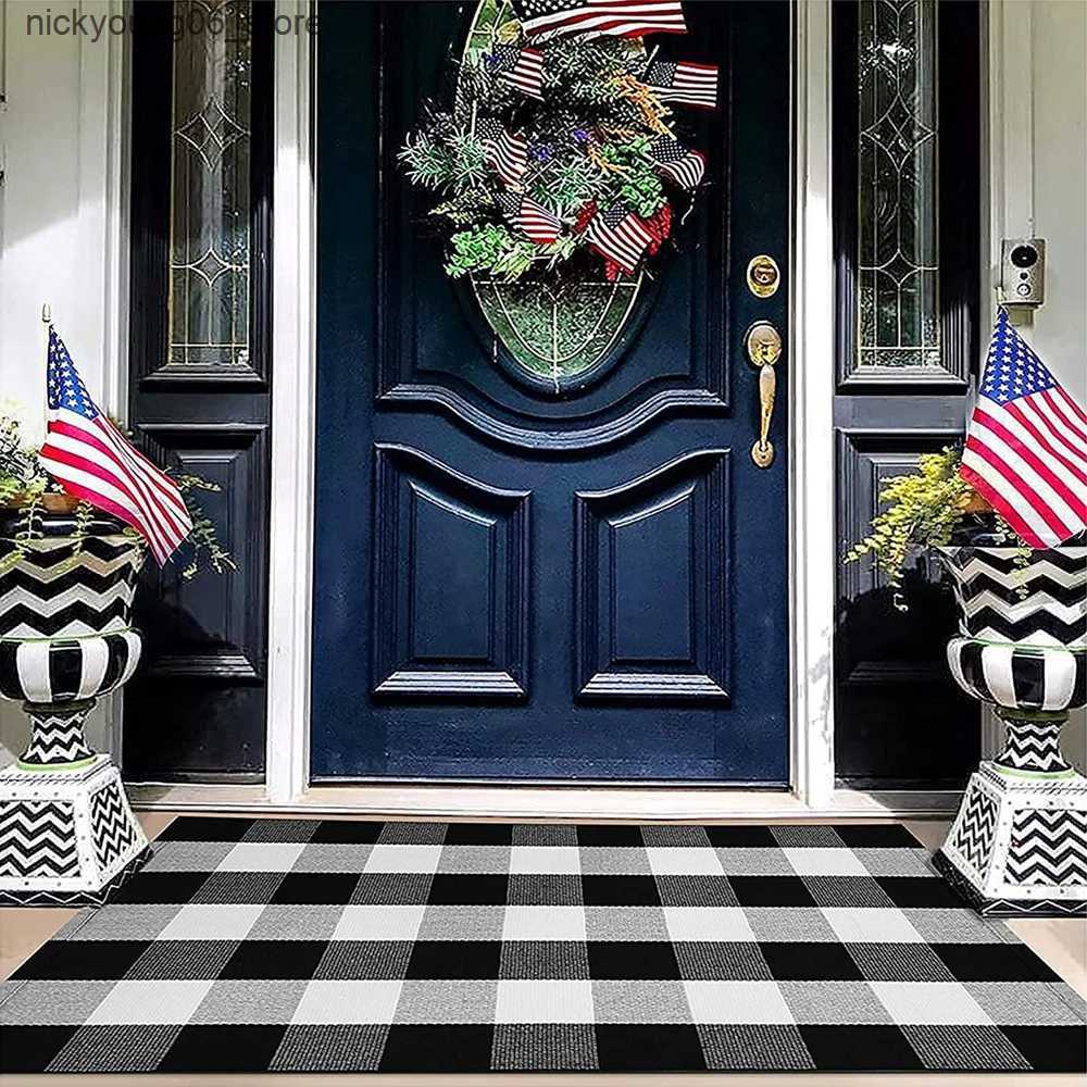 Non-Slip Bath Mats 1pc Christmas Floor Mat Red and Black Checker Bath Mat Classic Entry Carpet Front Door Rug for Home Room Kitchen Party Holiday L240