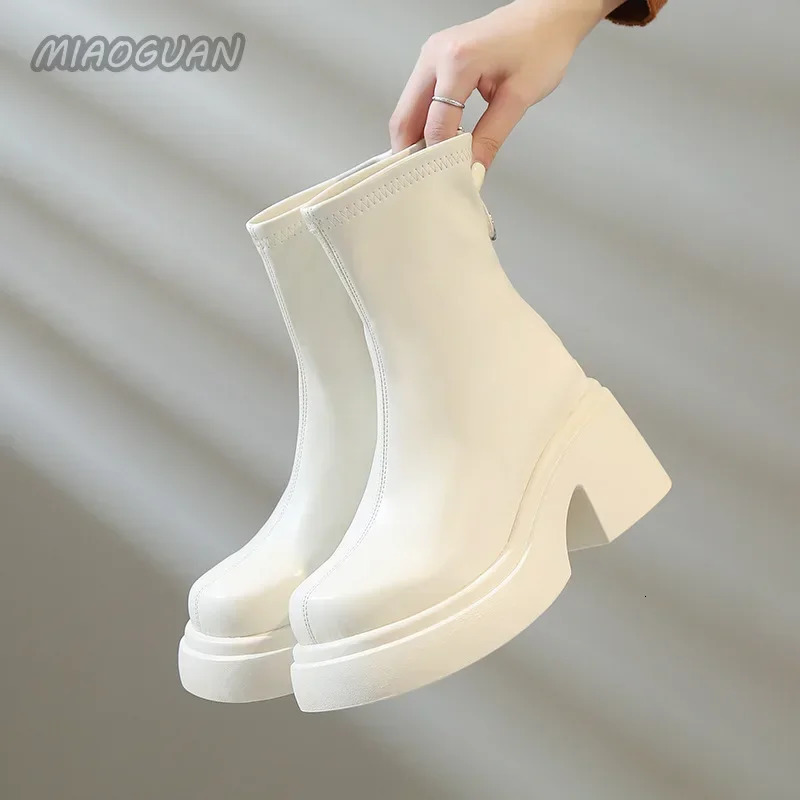 Thick soled womens boots Spring and Autumn fashion black and white womens shoes Thick high heels Round headed short vegetative state 241007