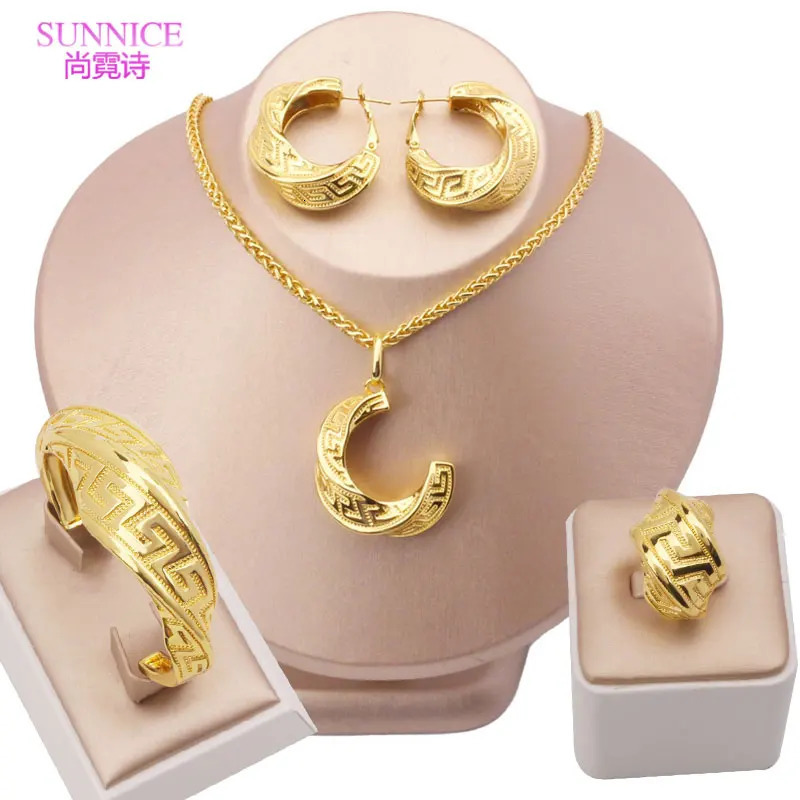 Dubai Womens Gold Jewelry Set Necklace Clip Earrings Ring Bracelet Pendant African Bridal Wedding Jewelry Set 240927