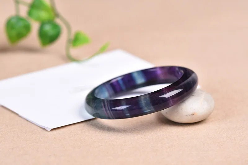 The latest natural primitive ecological pattern fluorescent bracelet handle crystal bracelet truly fashionable handle exquisite jewelry 241007