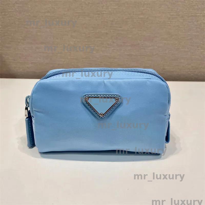 Nylon Makeup Bags Designers Clutch Bag Toiletry Wash Pouch Luxury Travel Womens Cosmetic Bags Men Fashion Nylon Zipper Small Purse Make Up Bag