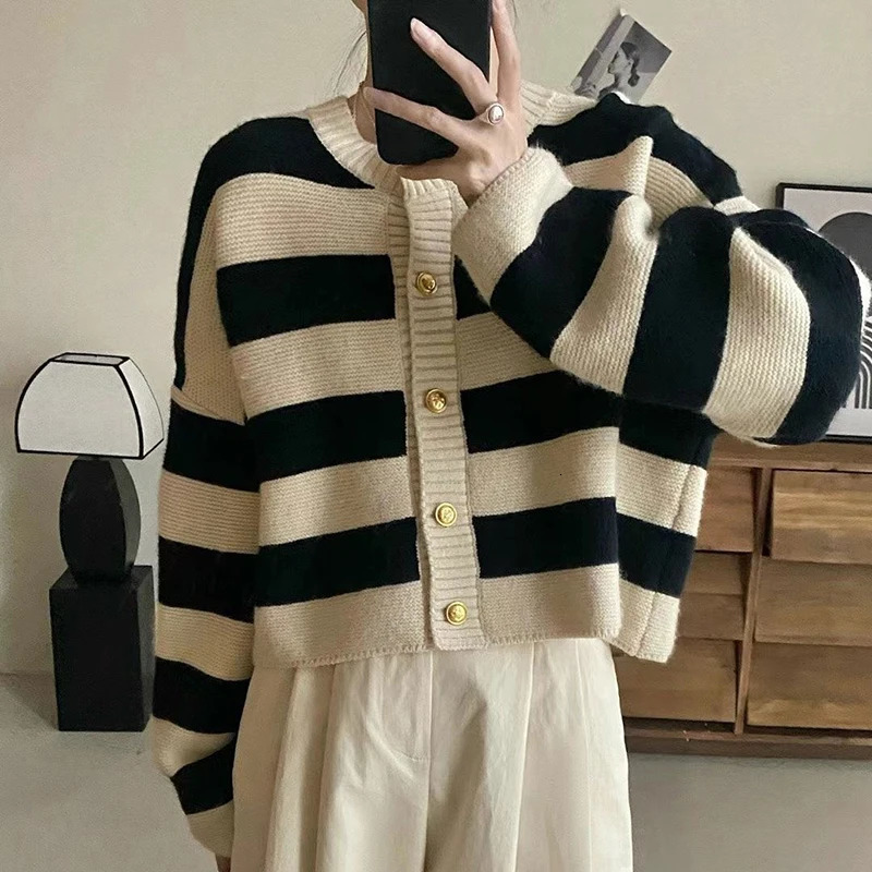 Striped Knitted Cardigan 2023 Autumn Winter Button Up Loose Sweaters Woman Korean Style Long Sleeve Knitwear 240924