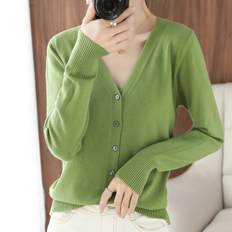 2023 Spring And Autumn Female VNeck Knitted Cardigan Short Coat Sweater Simple Versatile Fashion Small Outside 240924