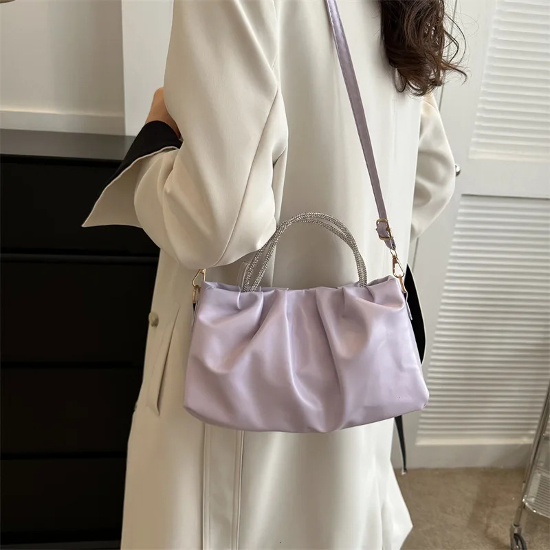 Niche n Messenger Bag Personalized Simple Handbag Small Square Summer Trend Womens 241008