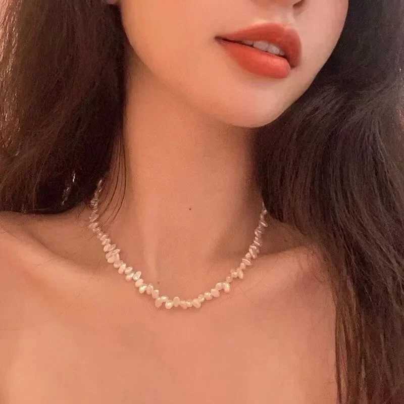 2023 New Korea Trendy Baroque Imitation Pearl Beaded Heart Pendant Necklace for Women Temperament Choker Chain Jewelry WholesaleX241009