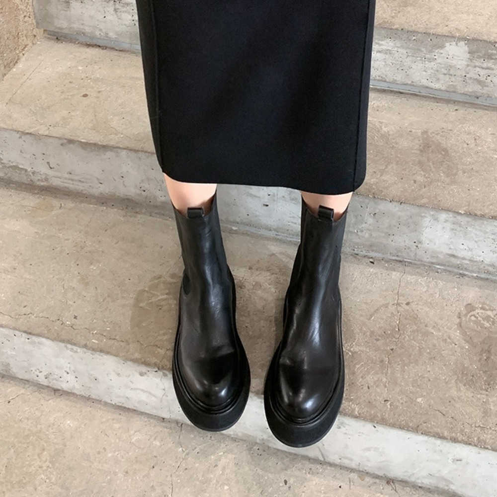 Thick Sole Fashion Boots Chelsea Short Women Boots Leather Martin Boots Shoes Winter Womens Wrinkled Boots Botas Fashion 240826
