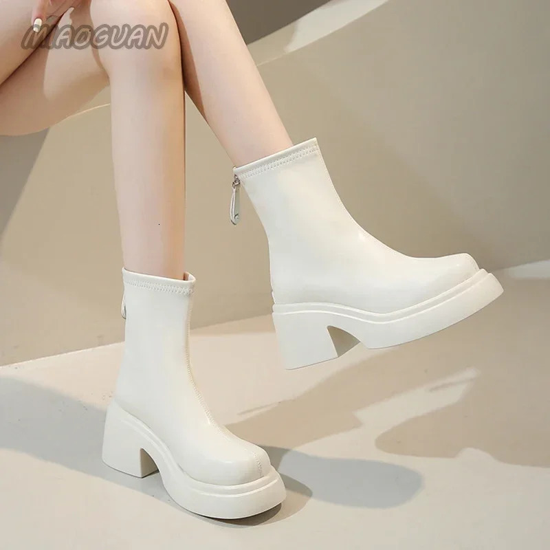 Thick soled womens boots Spring and Autumn fashion black and white womens shoes Thick high heels Round headed short vegetative state 241007