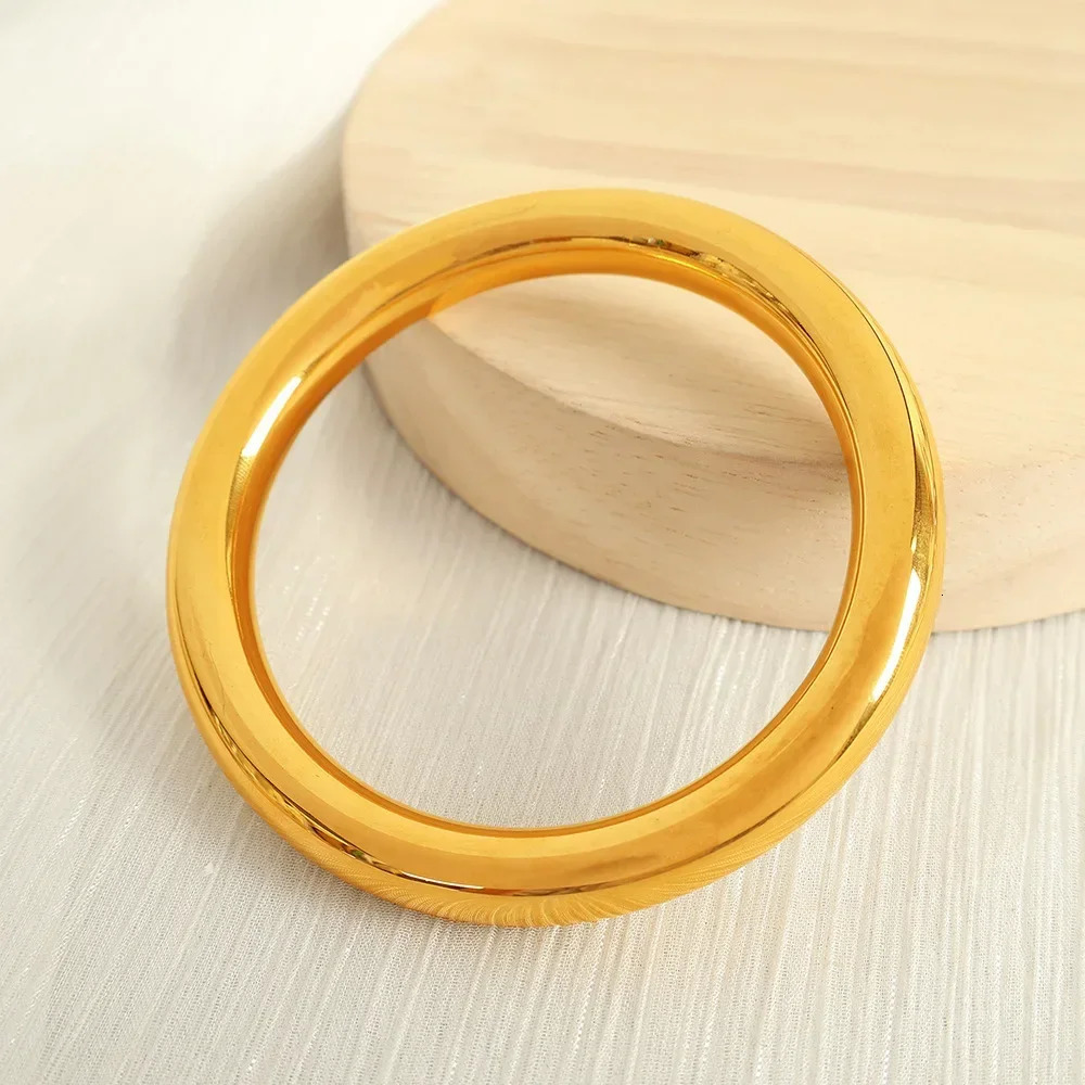 Classic jewelry couple bracelet simple 5-10mm thick smooth surface mother gift 18k gold-plated stainless steel bracelet 241007