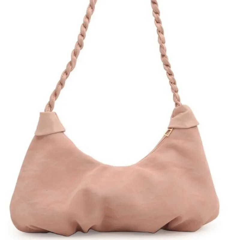 High value womens bag with large capacity this year casual handbag commuting armrest bag 241008