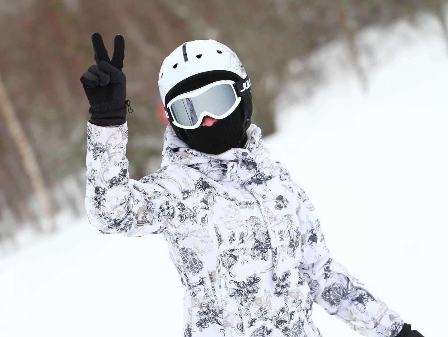 MAXJULI brand professional ski goggles double-layer lens anti fog UV400 ski goggles mens ski goggles CL241010