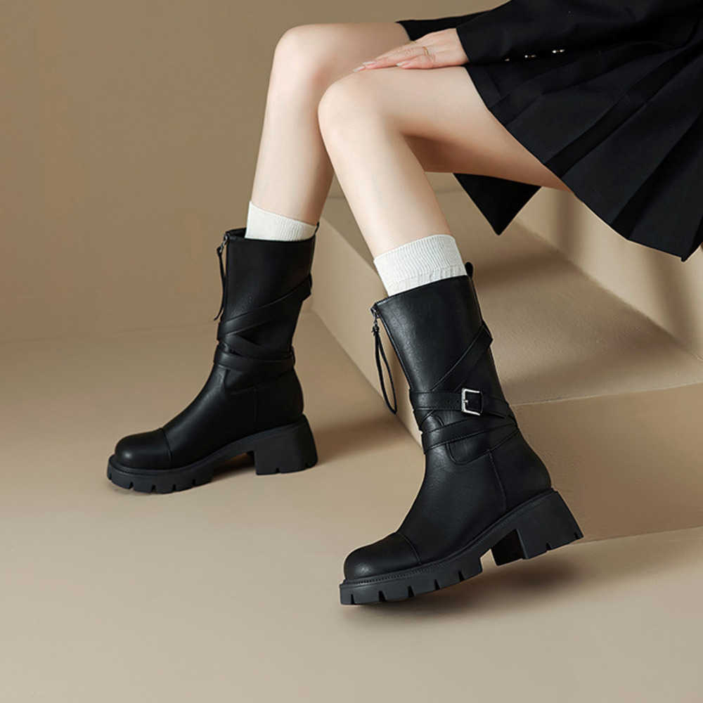 Autumn Winter Fashion Boots Thick Soled Short Boots Leather For Women Shoes Mid Length Boots Popular Martin Boots 240826