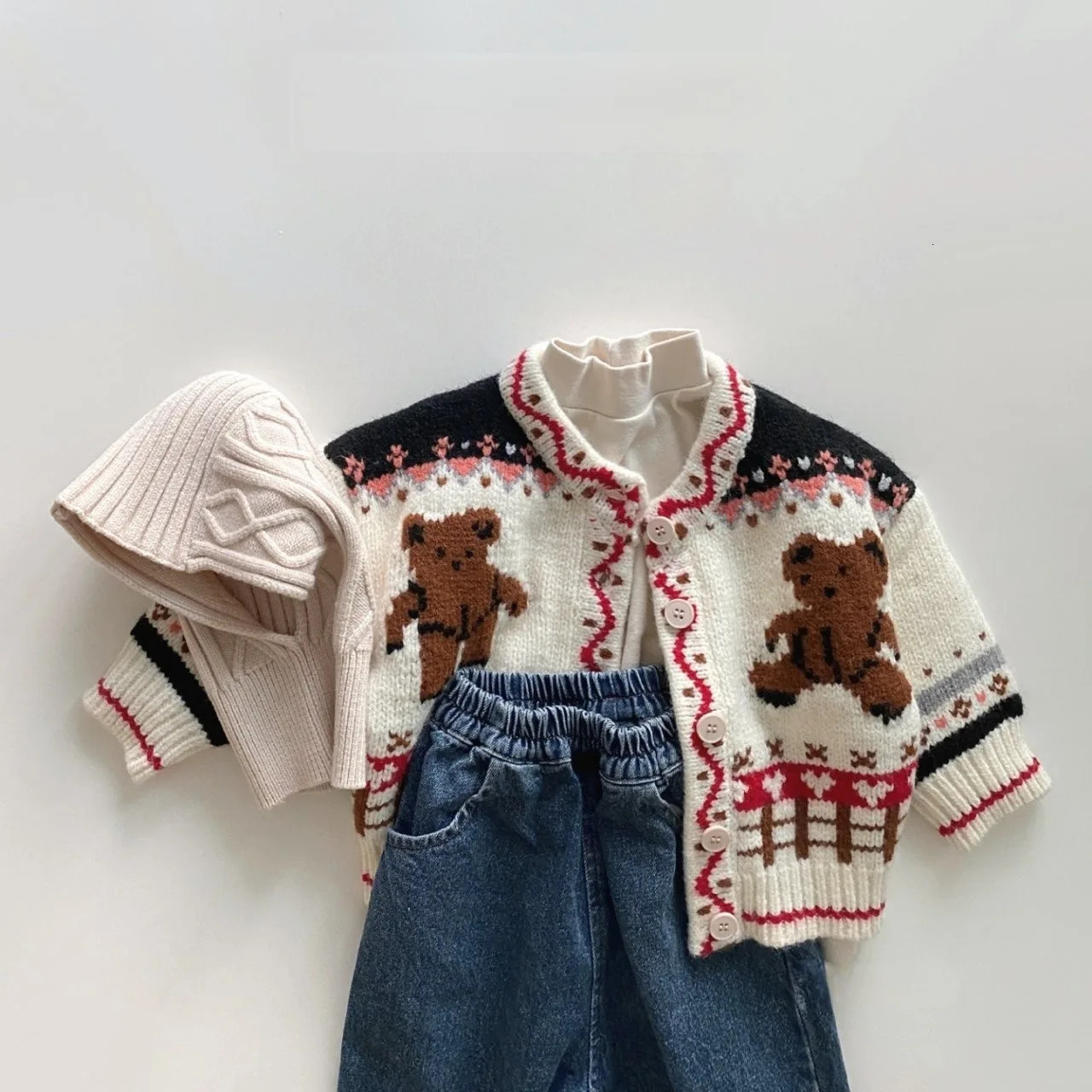 3797C Ins Korean Childrens Knitted Sweater Autumn Winter Cotton Soft Fashion Bear Knitted Boys cardigan Girls sweater jacket 241008