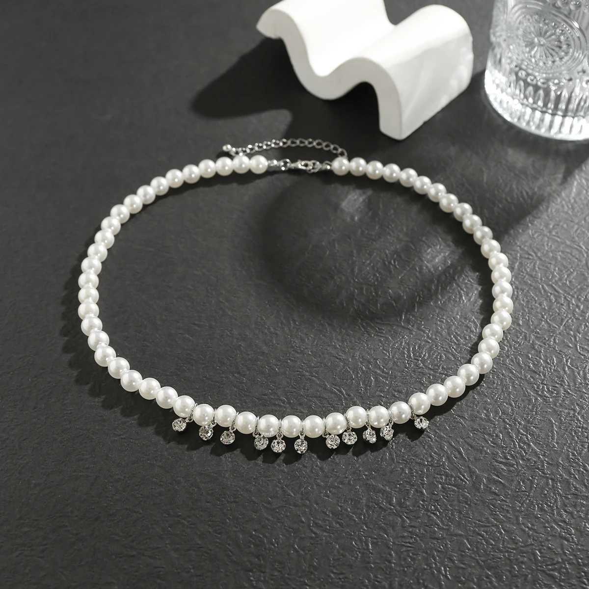 Imitation Pearl Beads with Shiny Rhinestones Choker Necklace for Men Trendy White Beaded Chains Collar 2023 Fashion Neck JewelryX241009