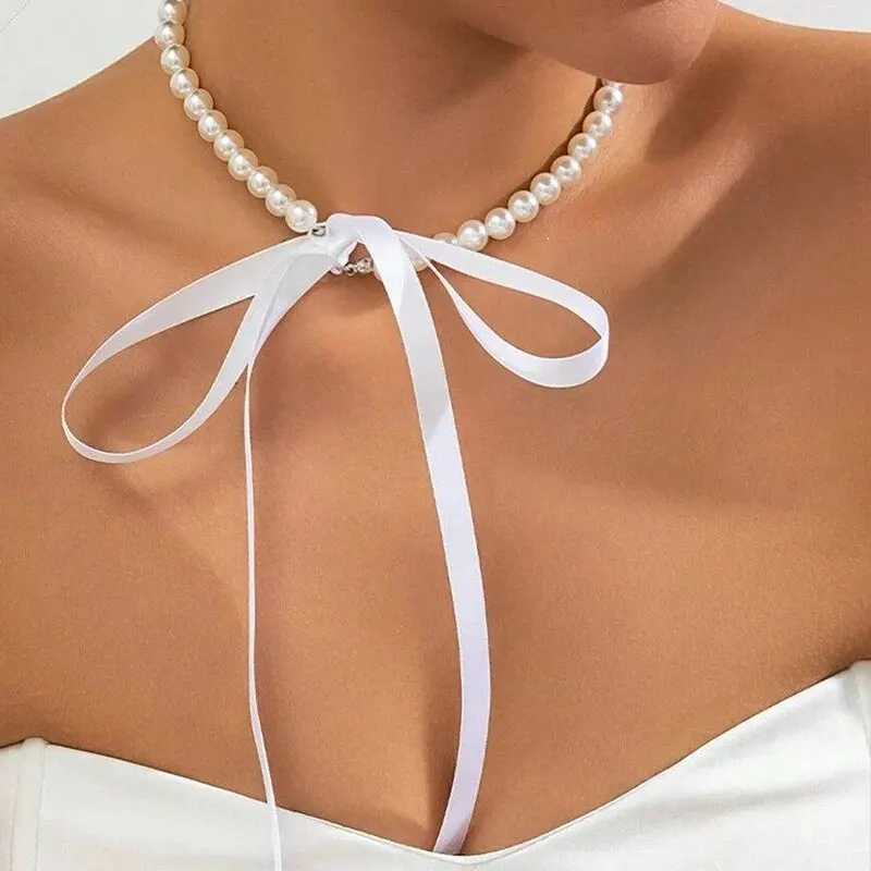 Exquisite Imitation Pearl Choker Necklace Fashionable Bow Tie Lace Up Velalvet Necklace Personality Simple Jewelry For WomanX241009
